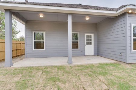 New construction Single-Family house 1010 S Smith Street, Ennis, TX 75119 - photo 29 29