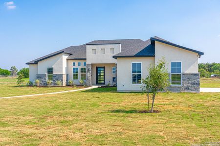 New construction Single-Family house 235 Venado Oaks, Castroville, TX 78009 - photo 3 3