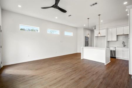 New construction Single-Family house 8210 Venus Street, Houston, TX 77088 - photo 7 7