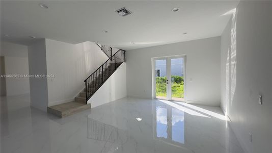New construction Single-Family house 3562 Forest View Circle, Fort Lauderdale, FL 33312 - photo 48 48