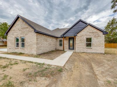 New construction Single-Family house 111 Church Circle, Ennis, TX 75119 - photo 0 0