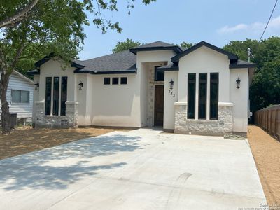 New construction Single-Family house 223 Sunglo Dr, San Antonio, TX 78221 - photo 0 0