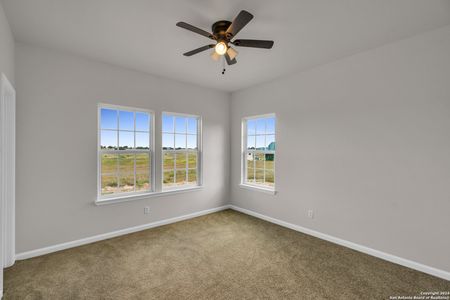 New construction Single-Family house 613 Lakeridge Ln, La Vernia, TX 78121 - photo 15 15