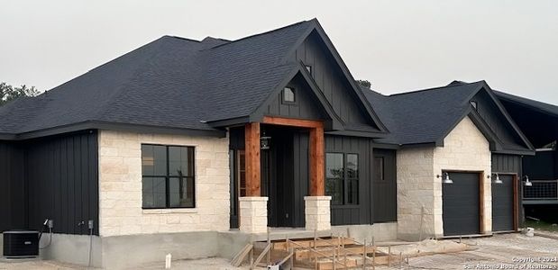 New construction Single-Family house 495 La Paloma, Canyon Lake, TX 78133 - photo 1 1