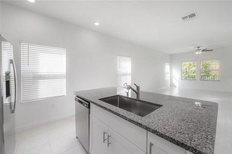 New construction Townhouse house 4555 Tuscan Loon Drive, Tampa, FL 33619 - photo 10 10