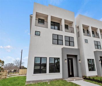 New construction Single-Family house 15000 S Richmond Street, Unit 1, Houston, TX 77082 - photo 0