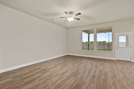 New construction Single-Family house 3688 Rolling Meadows Drive, Grand Prairie, TX 76065 - photo 12 12