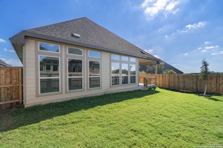 New construction Single-Family house 176 Burning Star, Castroville, TX 78009  Plan 2305 - photo 26 26