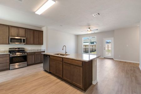 New construction Single-Family house 420 Shoreview Drive, Conroe, TX 77303 S-1613- photo 6 6