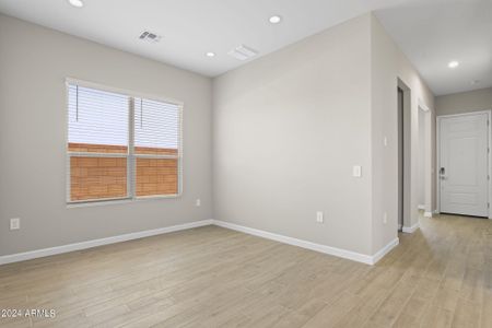 New construction Single-Family house 10316 W Quail Avenue, Peoria, AZ 85382 - photo 14 14