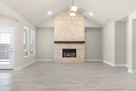 New construction Single-Family house 1724 River Bend, Burleson, TX 76028 - photo 12 12