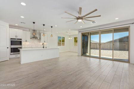 New construction Single-Family house 13351 W Rowel Road, Peoria, AZ 85383 - photo 9 9
