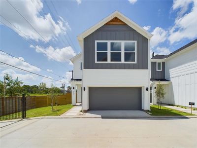 New construction Single-Family house 6331 Wheatley St, Houston, TX 77091 - photo 0