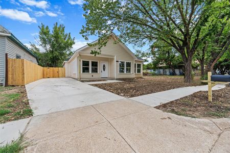 New construction Single-Family house 1612 E Leuda Street, Fort Worth, TX 76104 - photo 0