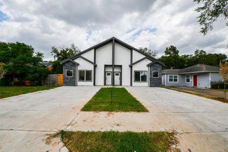 New construction Single-Family house 5027 Dickens Road, Houston, TX 77021 - photo 0