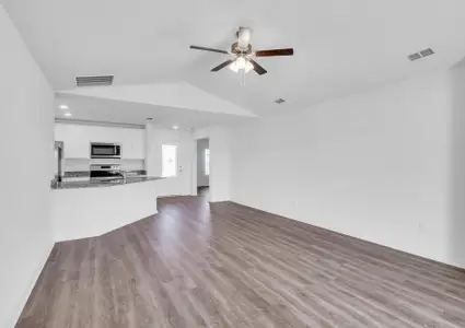 New construction Single-Family house 3143 Lowgap Place, Green Cove Springs, FL 32043 - photo 6 6