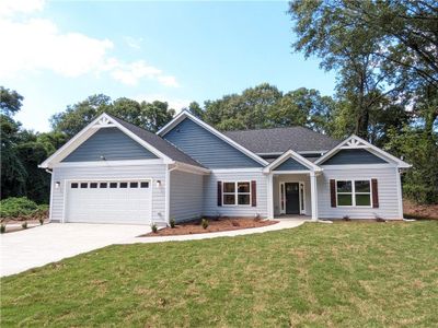 New construction Single-Family house 915 W Poplar Street, Griffin, GA 30224 - photo 0 0