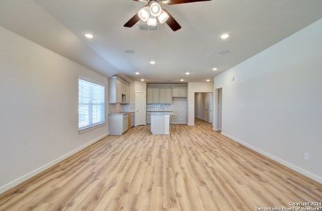 New construction Single-Family house 3539 Starbright Drive, New Braunfels, TX 78130 Landmark Series - Kimbell- photo 6 6