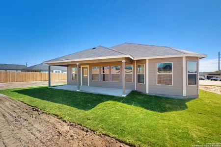 New construction Single-Family house 112 Pendleton Cove, Floresville, TX 78114 Esparanza- photo 31 31