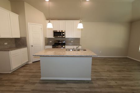 New construction Single-Family house 9912 Cavelier Canyon Court, Montgomery, TX 77316 - photo 11 11