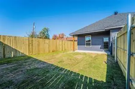 New construction Single-Family house 1002 S Pepperidge Drive, Lancaster, TX 75134 - photo 21 21