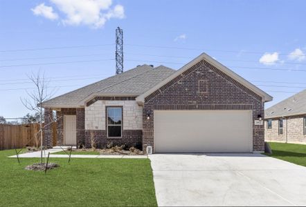 New construction Single-Family house 1808 Apache Circle, Cleburne, TX 76033 - photo 0 0