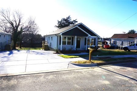 New construction Single-Family house 306 E Ridge Avenue, Landis, NC 28088 - photo 1 1
