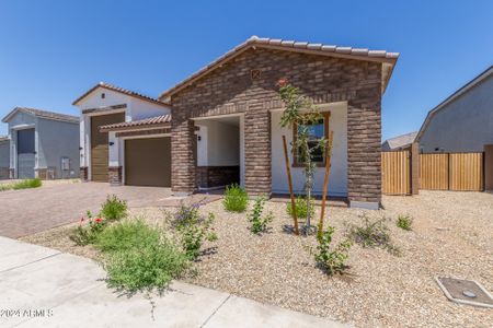 New construction Single-Family house 13988 W Mariposa Grande, Surprise, AZ 85387 Plan 55-RMRV2- photo 48 48