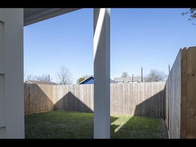 New construction Single-Family house 5215 Noble Street, Unit B, Houston, TX 77020 - photo 25 25