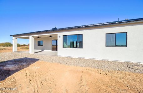 New construction Single-Family house 4221 E Mustang Drive, Eloy, AZ 85131 - photo 2 2