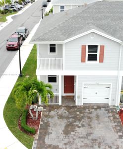 New construction Townhouse house 901 Se 19Th St, Homestead, FL 33034 - photo 0
