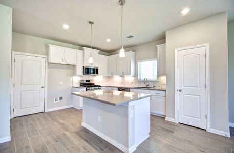 New construction Single-Family house 1826 Cabin Wood Lane, Forney, TX 75126 - photo 10 10