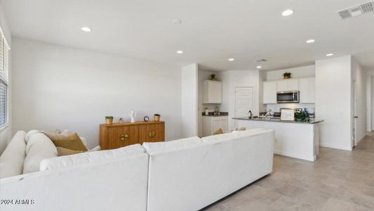 New construction Single-Family house 38205 W Amalfi Avenue, Maricopa, AZ 85138 - photo 5 5