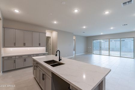 New construction Single-Family house 21379 W Meadowbrook Avenue, Buckeye, AZ 85396 - photo 11 11