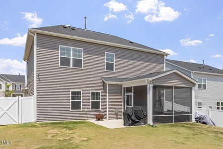 New construction Single-Family house 429 Acerno Drive, Fuquay Varina, NC 27526 - photo 33 33