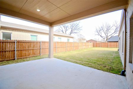 New construction Single-Family house 526 English Street, Irving, TX 75061 - photo 33 33