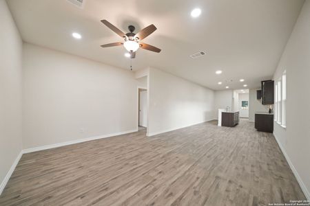 New construction Single-Family house 530 W Byrd Blvd, Universal City, TX 78148 - photo 2 2