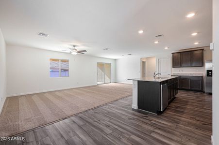 New construction Single-Family house 531 W Crowned Dove Trail, Casa Grande, AZ 85122 - photo 2 2