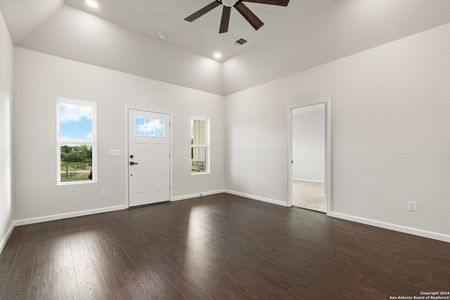 New construction Single-Family house 150 County Road 6851, Lytle, TX 78052 - photo 2 2