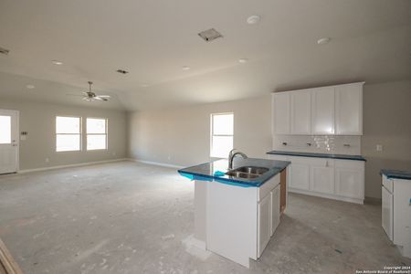 New construction Single-Family house 13111 Bay Point Way, Saint Hedwig, TX 78152 Eastland- photo 4 4