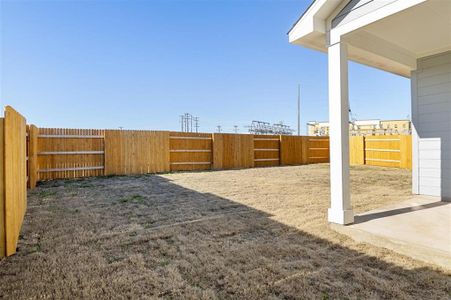 New construction Single-Family house 244 Trailside Ln, Bastrop, TX 78602 - photo 25 25