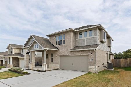 New construction Single-Family house 521 Elm Green St, Hutto, TX 78634 - photo