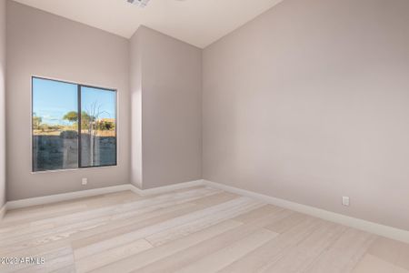 New construction Single-Family house 8567 E Black Mountain Road, Scottsdale, AZ 85266 - photo 32 32
