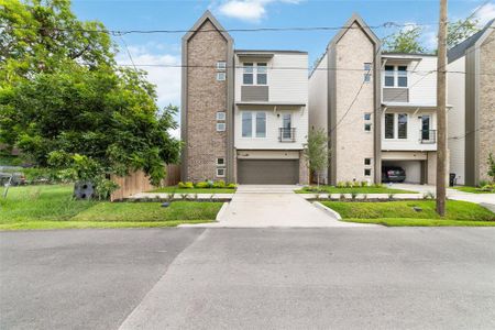 New construction Single-Family house 787 Mansfield Street, Houston, TX 77091 - photo 0