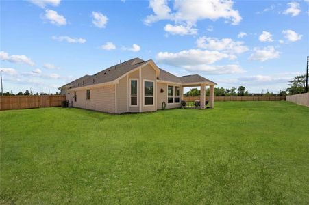 New construction Single-Family house 11134 Youngquist Drive, Mont Belvieu, TX 77535 - photo 35 35
