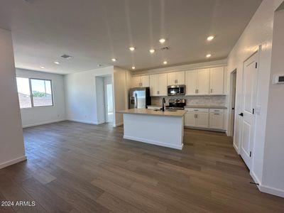 New construction Single-Family house 25283 W Huntington Drive, Buckeye, AZ 85326 - photo 7 7