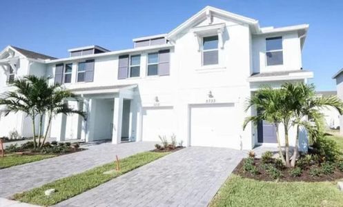 New construction Townhouse house 5733 Se Edgewater Circle, Stuart, FL 34997 - photo 0