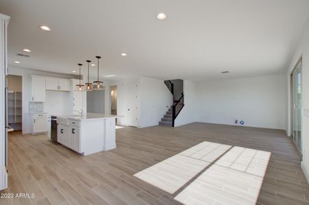 New construction Single-Family house 5868 N 193Rd Avenue, Litchfield Park, AZ 85340 Hartwell- photo 4 4