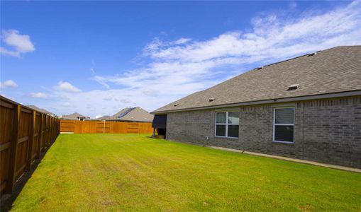 New construction Single-Family house 120 Nandina Path, Bastrop, TX 78602 - photo 27 27