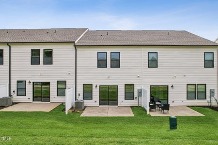 New construction Townhouse house 114 Periwinkle Place, Unit 17, Clayton, NC 27527 - photo 19 19